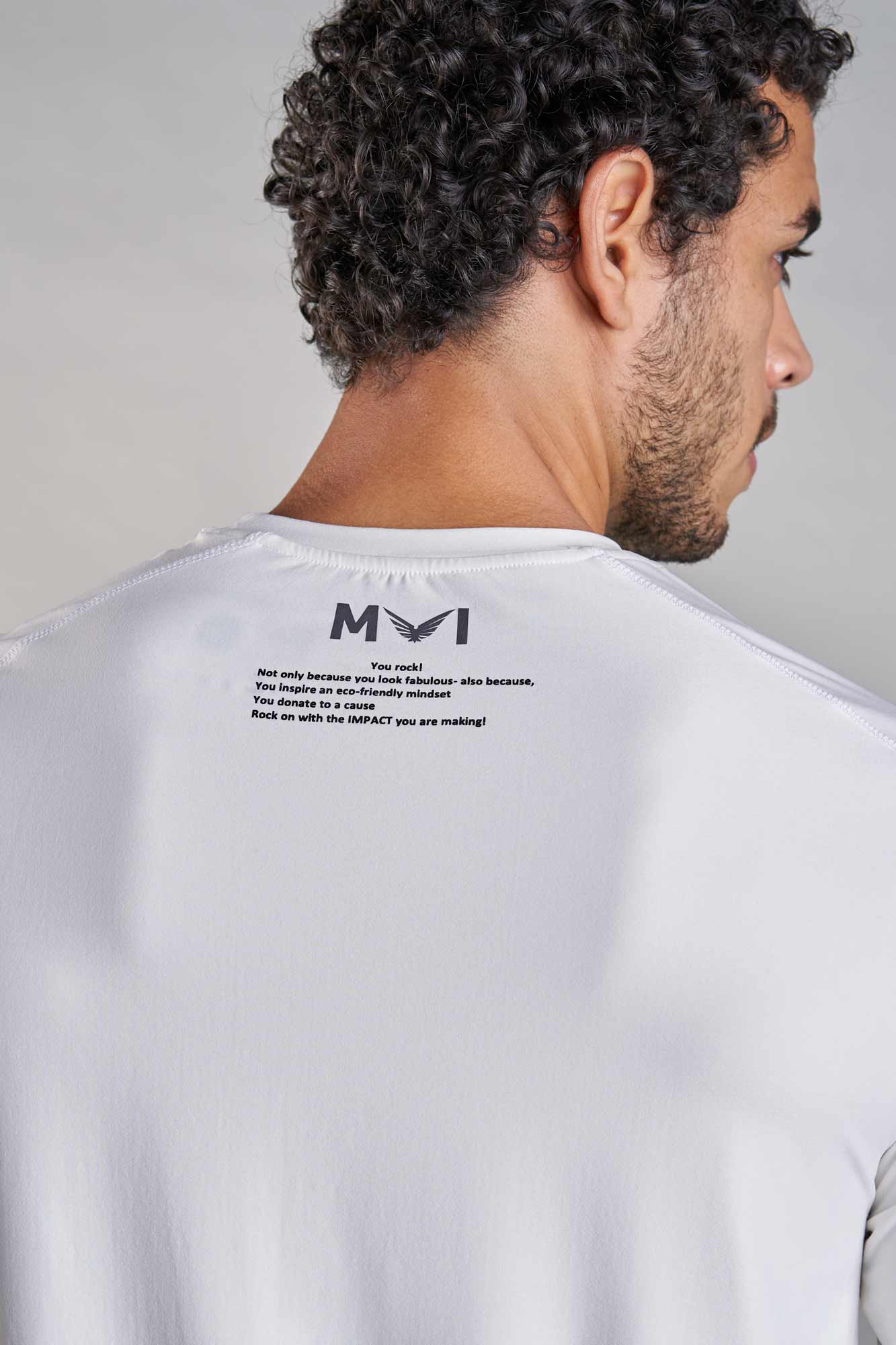 J002MI Recycled Polyester Stretch Long-Fit Sleeve Top