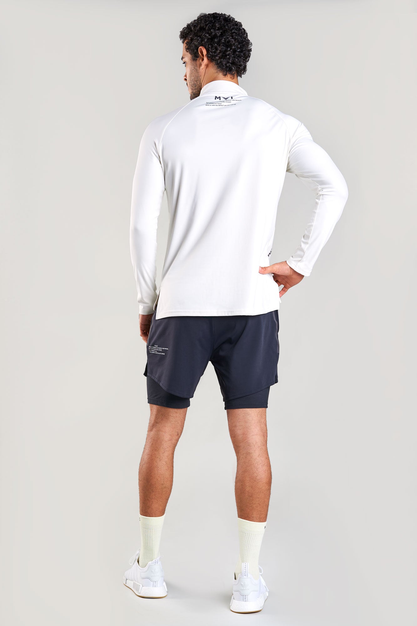 J003MI Recycled Nylon Zip-Neck Long-Fit Sleeve Top