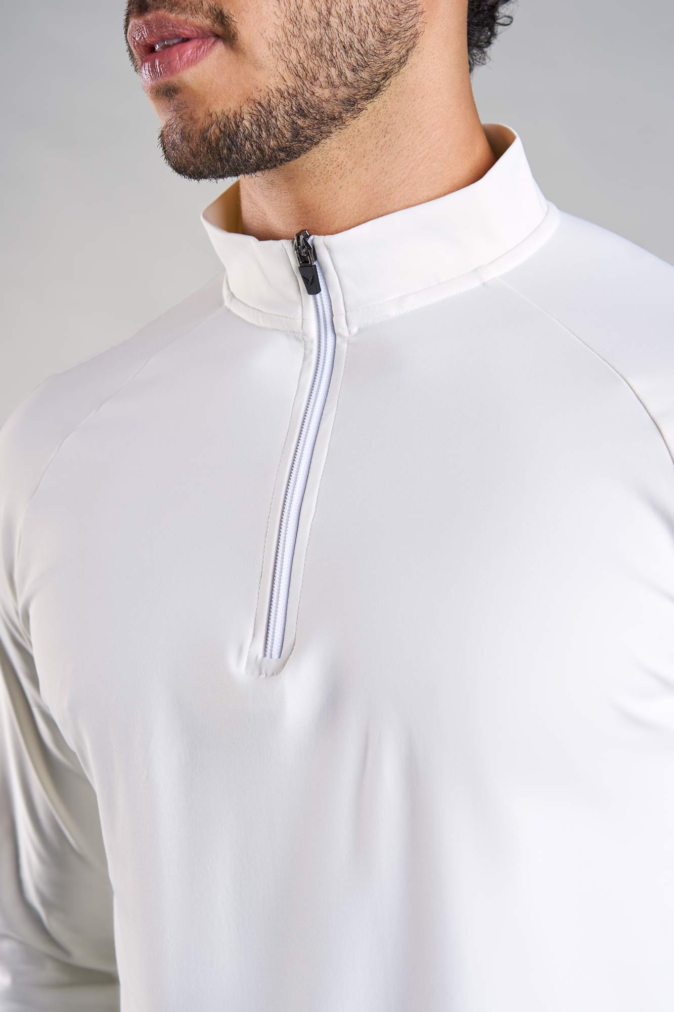 J003MI Recycled Nylon Zip-Neck Long-Fit Sleeve Top