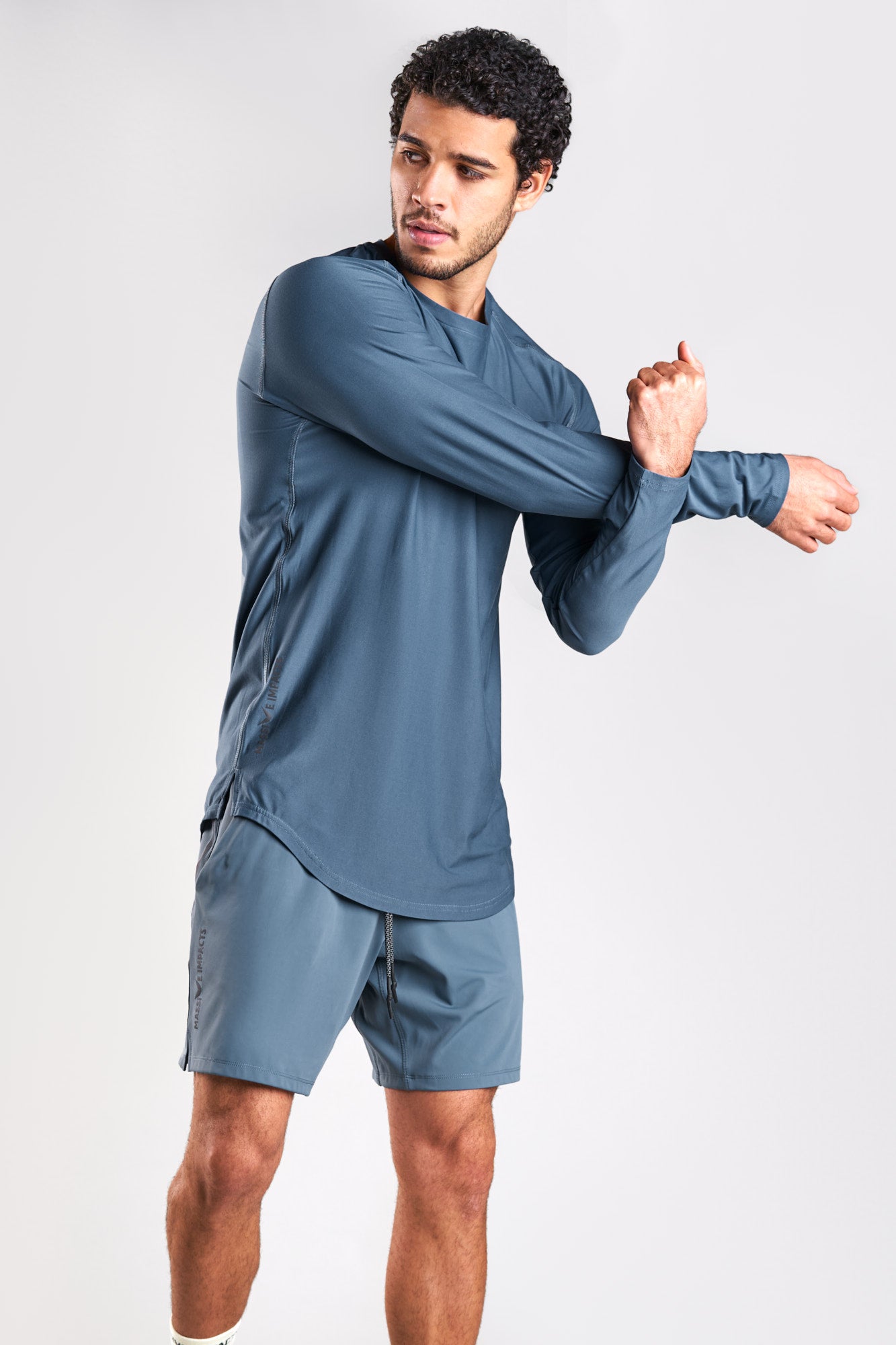 J002MI Recycled Polyester Stretch Long-Fit Sleeve Top
