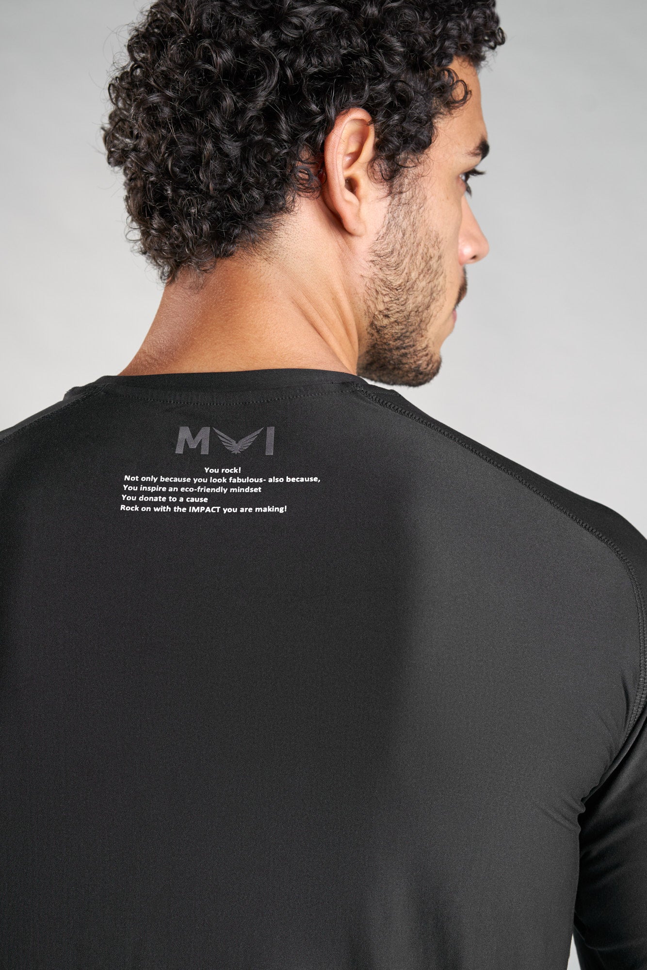 J002MI Recycled Polyester Stretch Long-Fit Sleeve Top