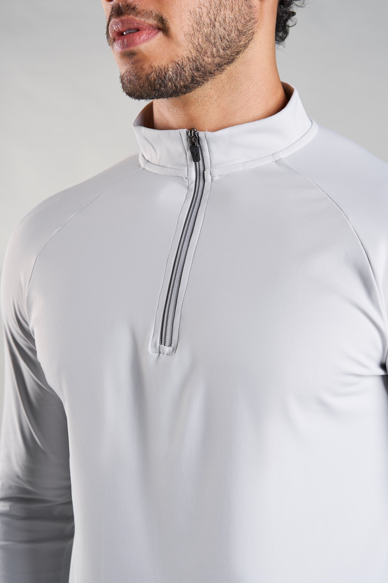 J003MI Recycled Nylon Zip-Neck Long-Fit Sleeve Top