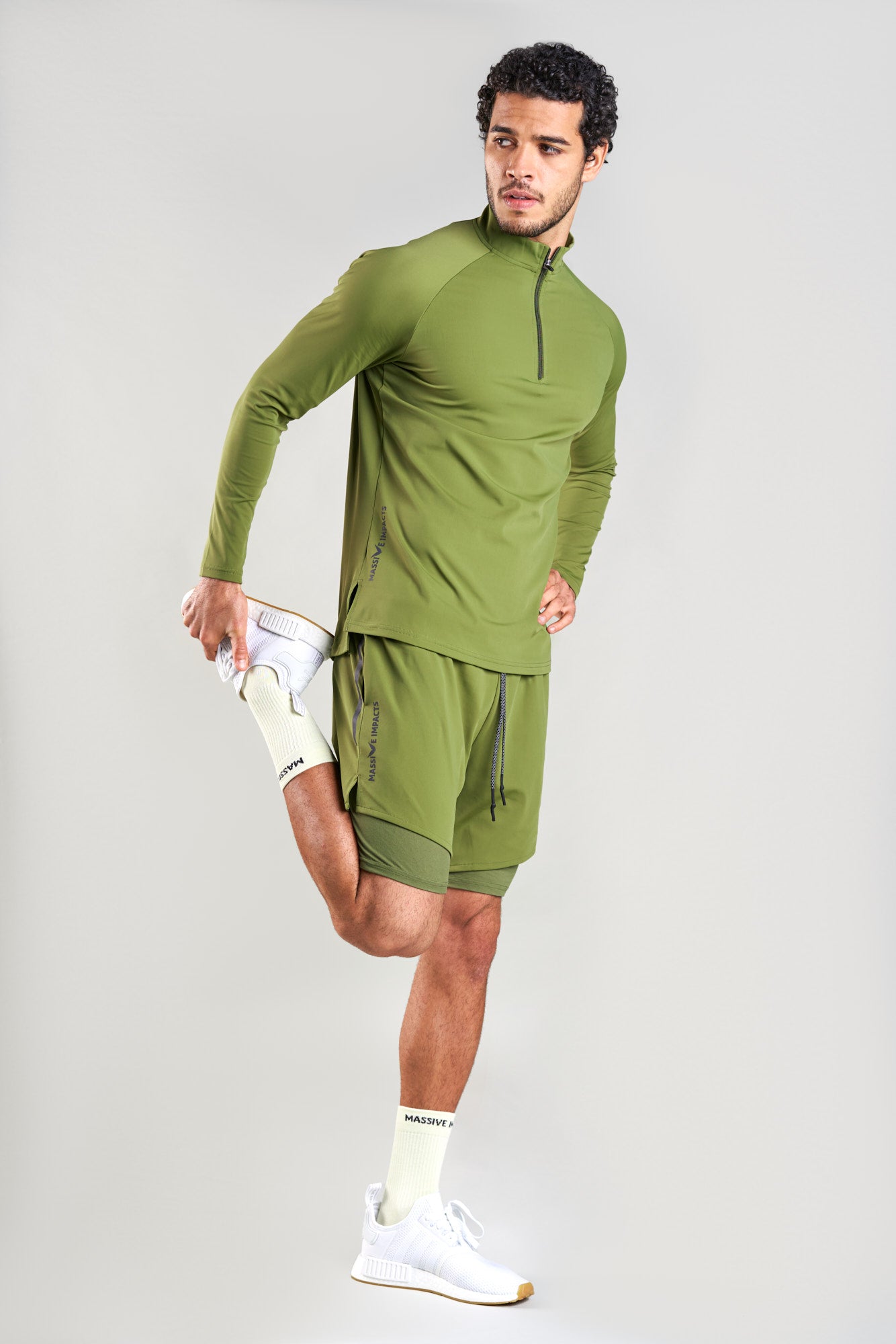 J003MI Zip-Neck Long-Fit Sleeve Top