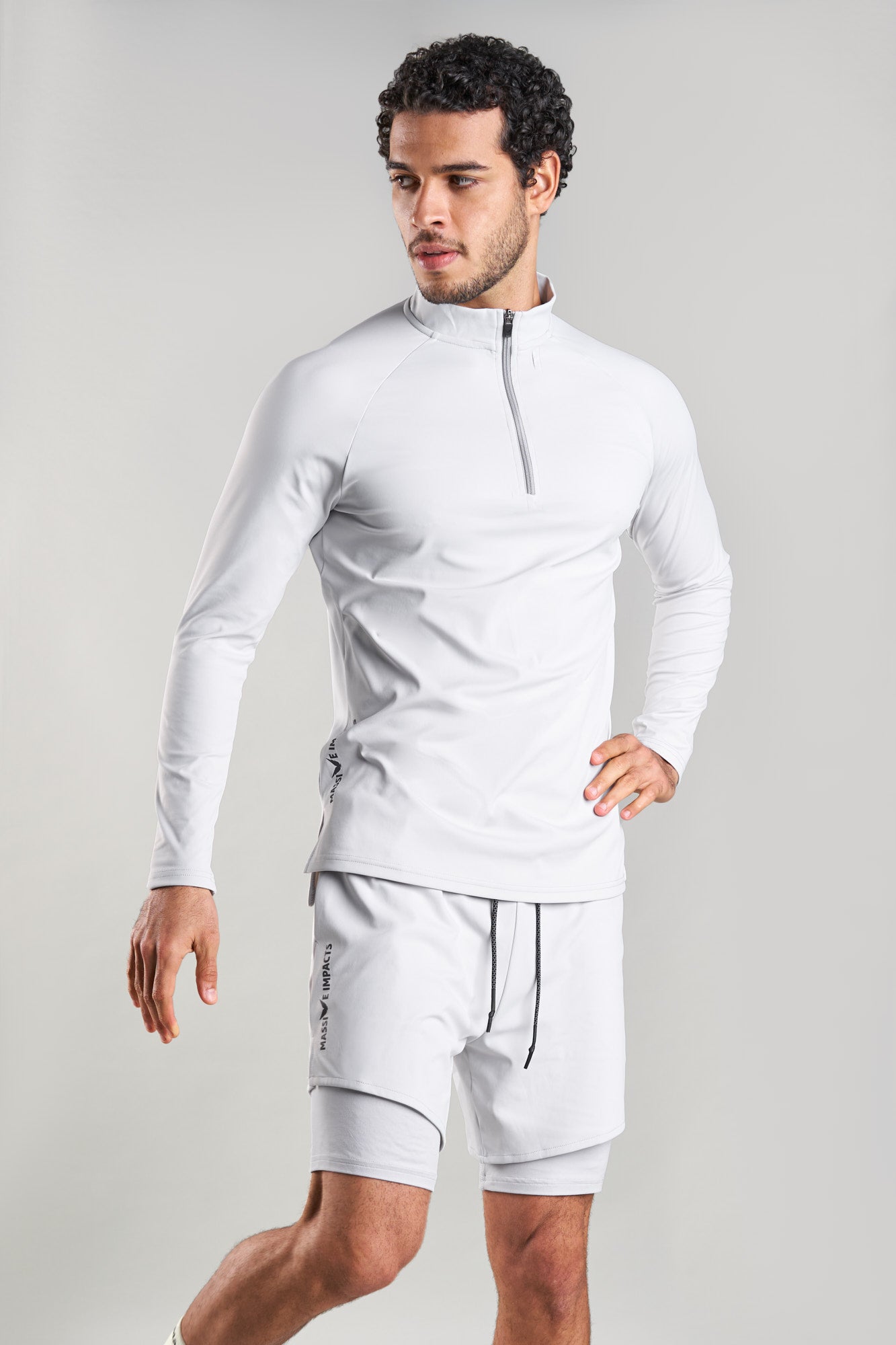 J003MI Recycled Nylon Zip-Neck Long-Fit Sleeve Top